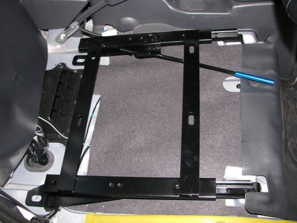在庫あり サンバートラック(TT1,2全車対応)レカロ用シートレール(運転席側)新品箱入り、税込み拍卖