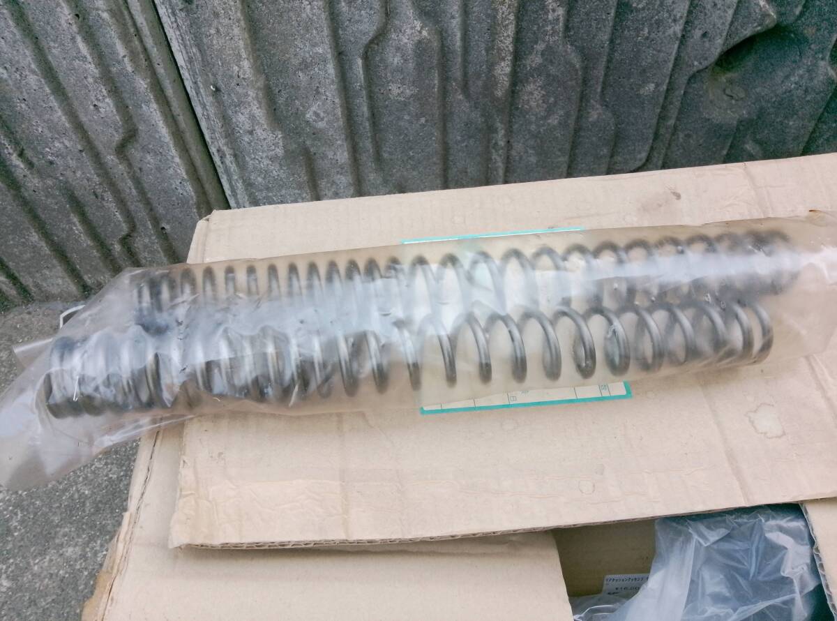 100円売切り YP250 5VG YAMAHAマジェスティ250 慣らし後交換パーツ 左右スプリングセット 500km走行拍卖