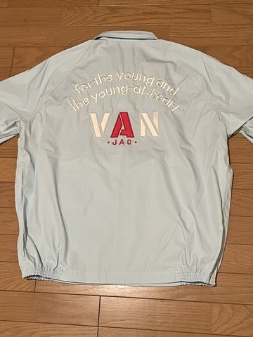 未使用品 定価\28,600円 ヴァンヂャケット VAN JAC 定番 スウィングトップ ドリズラージャケット L サックス アーチロゴ 刺繍 IVY ヴァン拍卖
