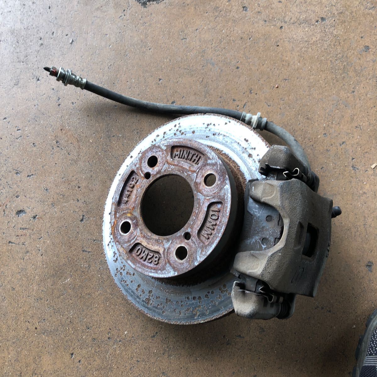 【左側】DA64V エブリイ 2WD 左フロント ブレーキキャリパー ディスクローターセット 拍卖