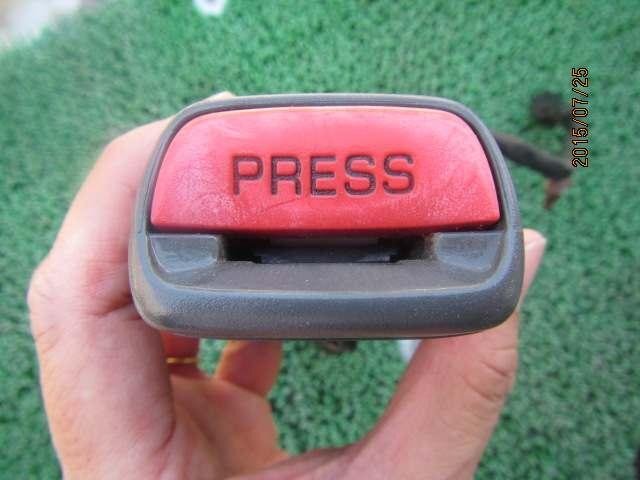 いすゞ ビッグホーン UBS69GW H9年式 運転席右シートベルトキャッチのみ 中古 ★900837拍卖