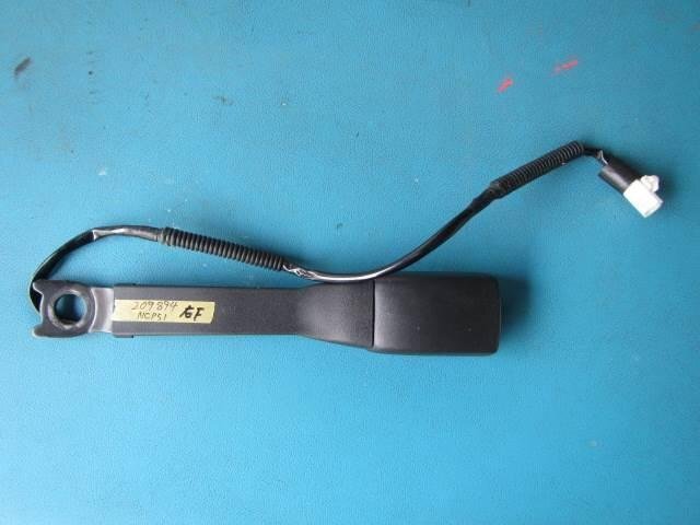 トヨタ サクシード NCP51V H16年式 ■運転席右シートベルトキャッチのみ ■中古 ★209894拍卖