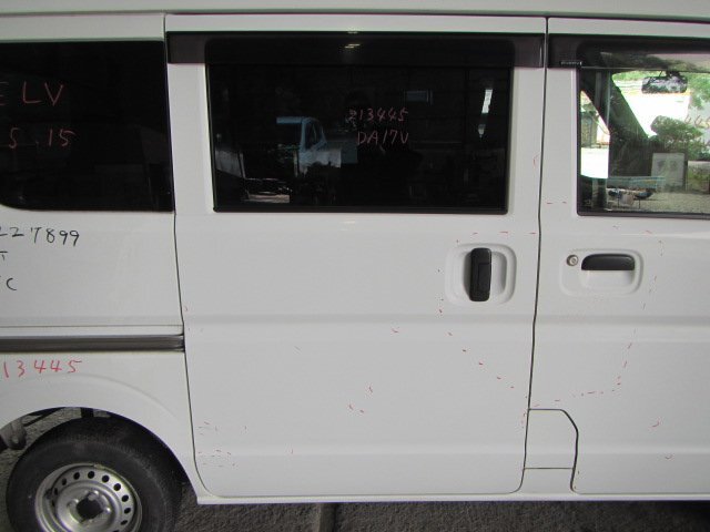【個人宅配送不可】スズキ エブリィ DA17V H29年式 ■右リアドア ■ホワイト 中古 ★213445拍卖
