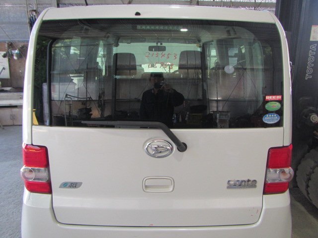 【個人宅配送不可】ダイハツ ムーヴコンテ L575S H24年式 ■バックドア【カラー/ホワイト】中古 ★213453拍卖