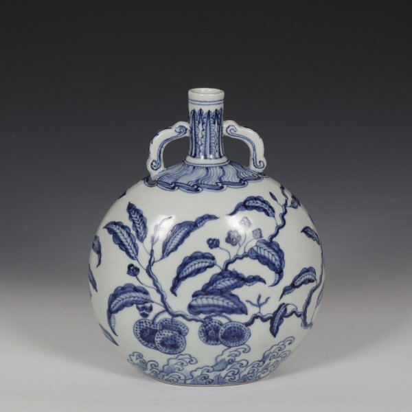 明時代 永樂 青花 染付 海水文扁瓶 唐物 箱付き 陶磁器 中国美術 古美術 置物 高さ25.5cm 口径3.5cm 胴径21cm RB712拍卖