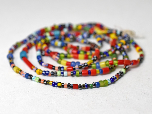 ●わくわく とんぼ玉★得割! シックなクリスマスビーズ極小粒一連B アンティークビーズ トンボ玉 ガラスビーズ【J20007B】拍卖