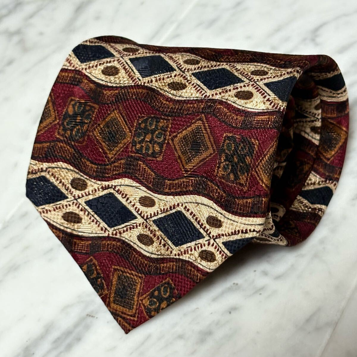 【未使用に近い】 999円~ VALENTINO ネクタイ レッド 小紋 総柄 (R5)拍卖