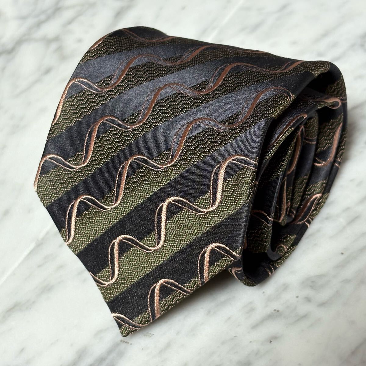 【未使用に近い】 999円~ Christian Dior ネクタイ グレー ストライプ 光沢 (GB5)拍卖