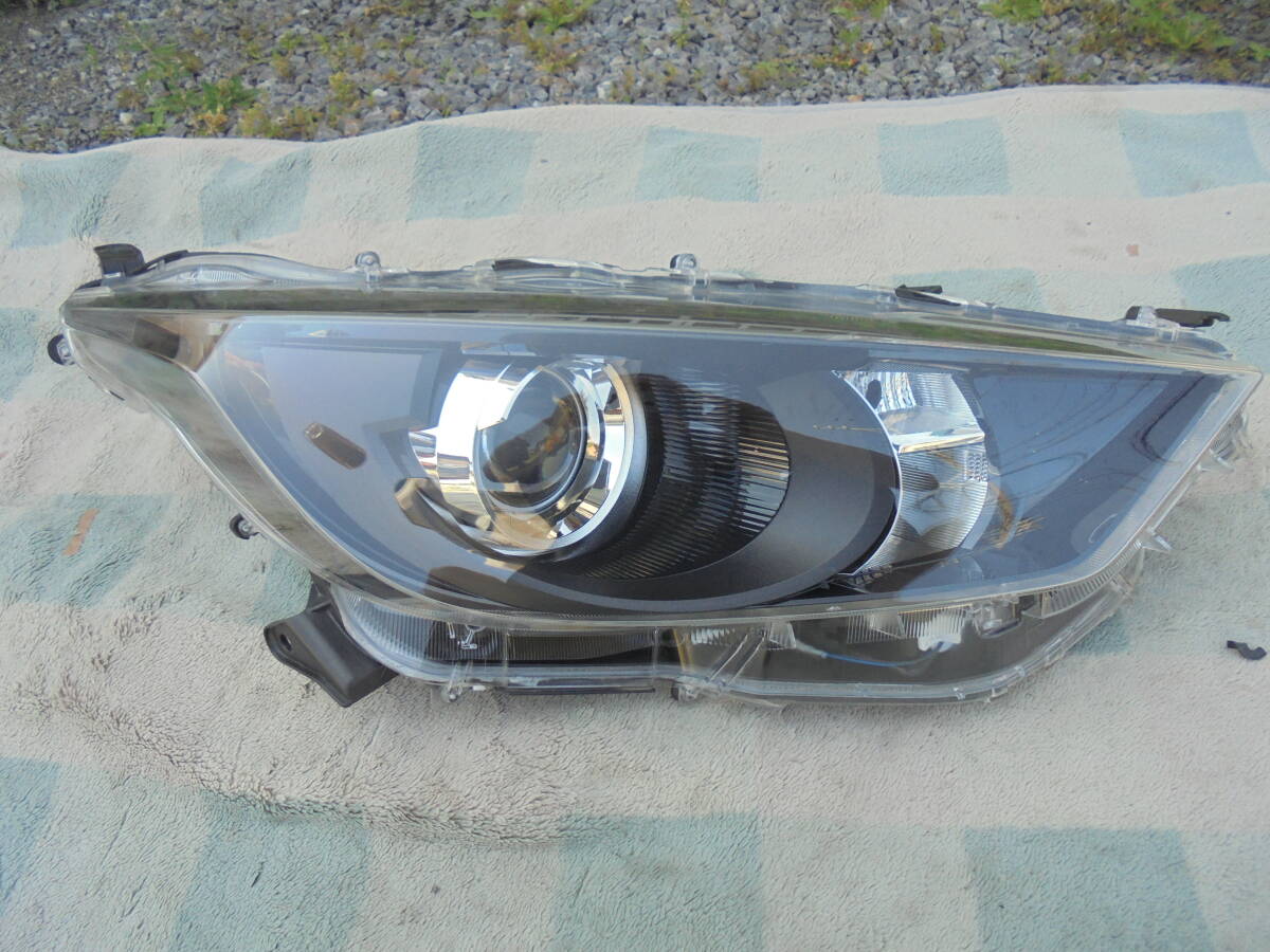 ヤリス KSP210.MXPA10.MXPA15.MXPH10.MXPH15 純正 右ヘッドライト ハロゲン 打刻A5 KOITO K0-1  7383拍卖