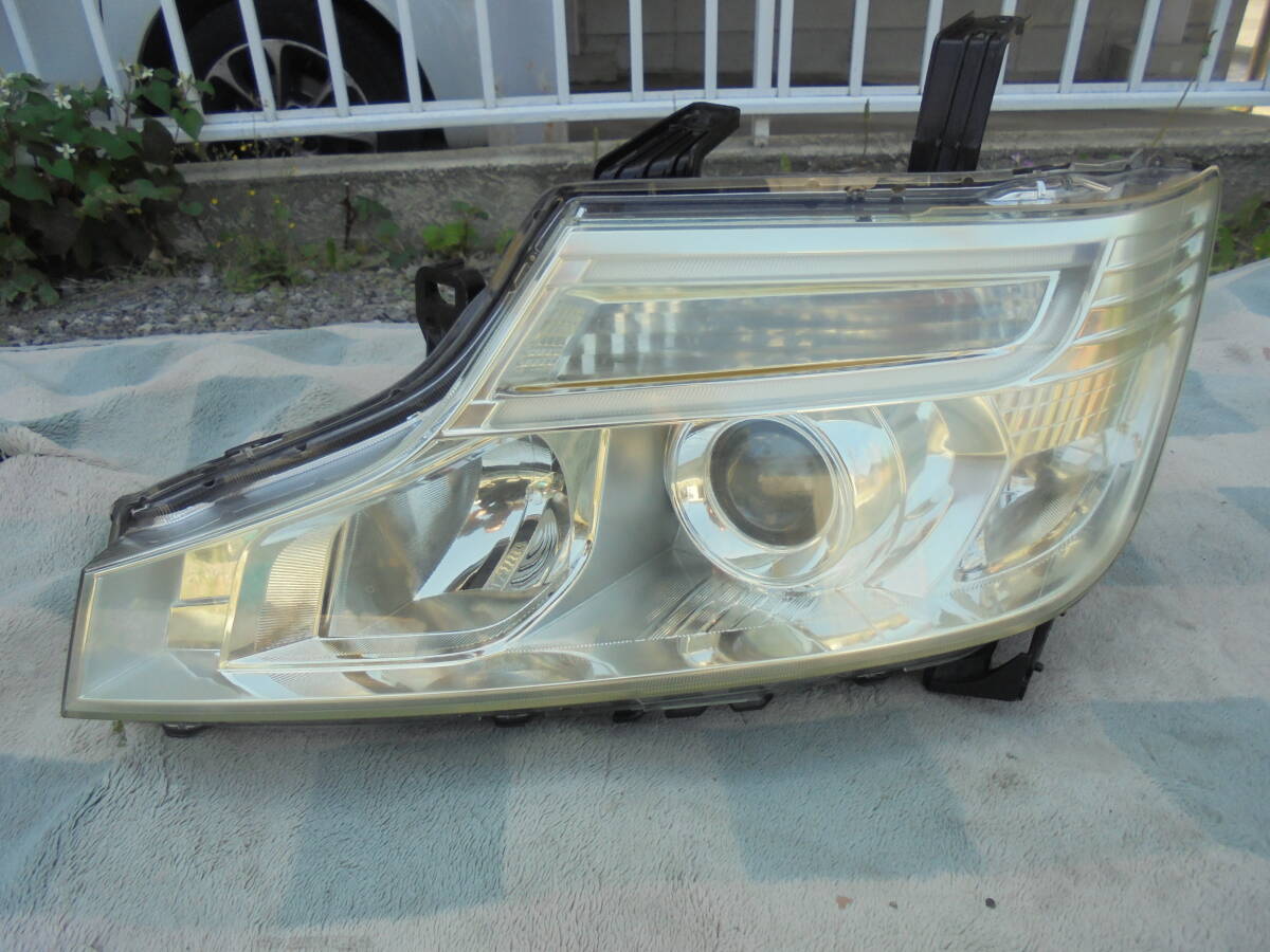 ステップワゴンスパーダ RK5.RK6 後期 純正 左ヘッドライト HID バルブ、バラスト付 打刻J2 KOITO 100-62075   7386拍卖