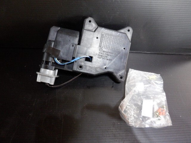 V75W パジェロ 純正 左 ミラー ベース MR387993-12L 管番71048/b1拍卖