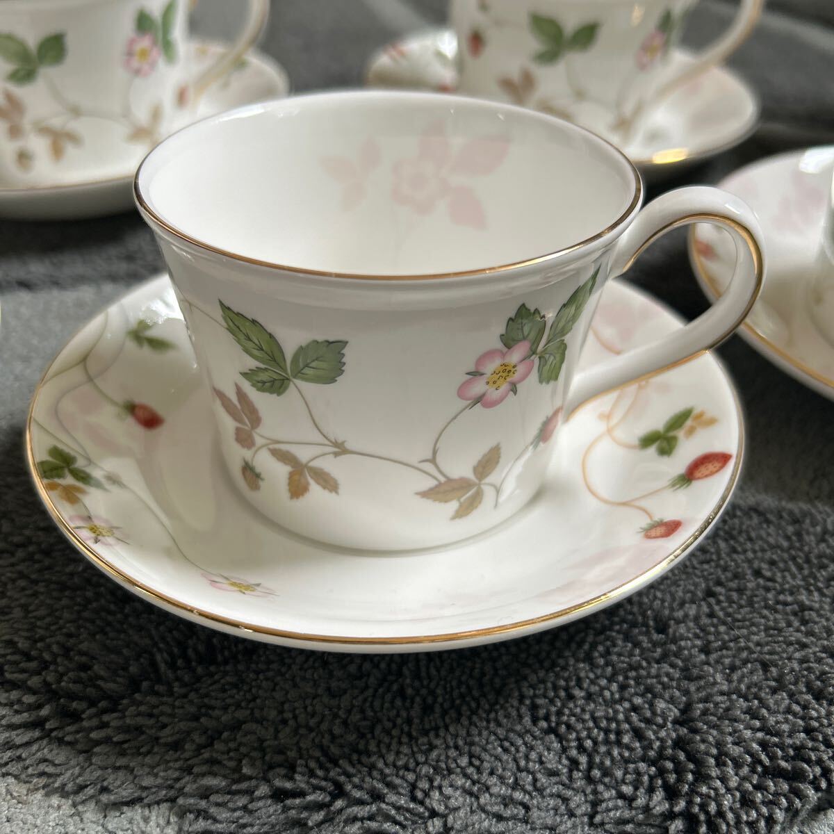 WEDGWOOD ワイルドストロベリー カップ&ソーサー 5客 マグカップ 2個 USED拍卖
