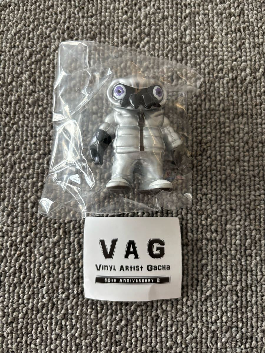 ガチャ VAG VINYL ARTIST GACHA 10th ANNIVERSARY 2 クトゥルフオイド ソフビ フィギュア メディコムトイ GYAROMI ギャロミ 銀 シルバー拍卖