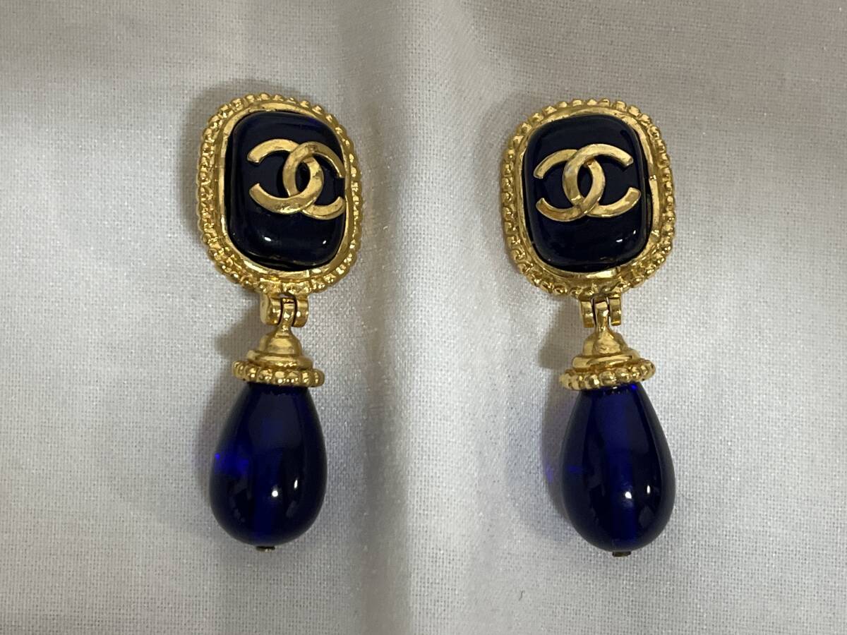 1996 96A CHANEL シャネル グリポア スイング イヤリング (P-5-7)拍卖