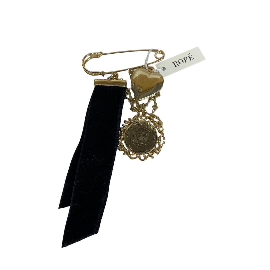yh19【新品タグ付き】ROPE ピンブローチ ゴールド金具拍卖