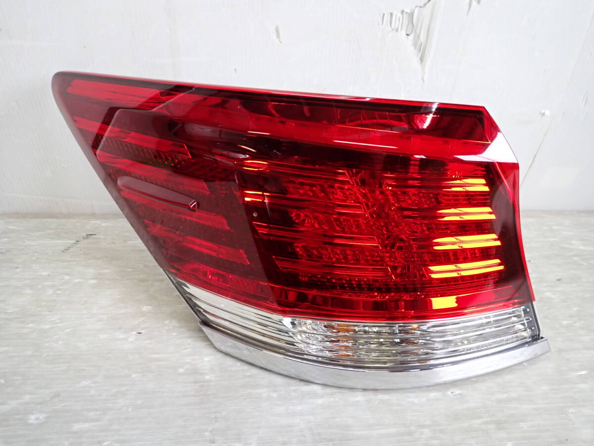 【美品】 AWS210/AWS211/GRS210/GRS211/GWS214 前期 クラウン ロイヤル HV 純正 LED 左 テール ランプ ライト 30-404・81560-30D11 25-632拍卖
