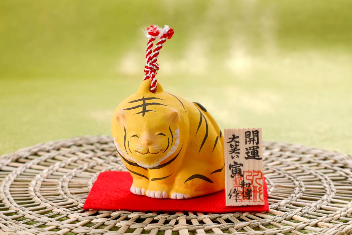 博多人形 大笑い寅 嵯峨和博作●博多人形認証シール付 新品送料無料拍卖