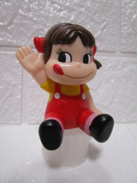 送料込み!非売品!不二家 ペコちゃん キャップカバー(ペットボトルキャップカバー企業ノベルティグッズ00sレトロビンテージグッズ)拍卖