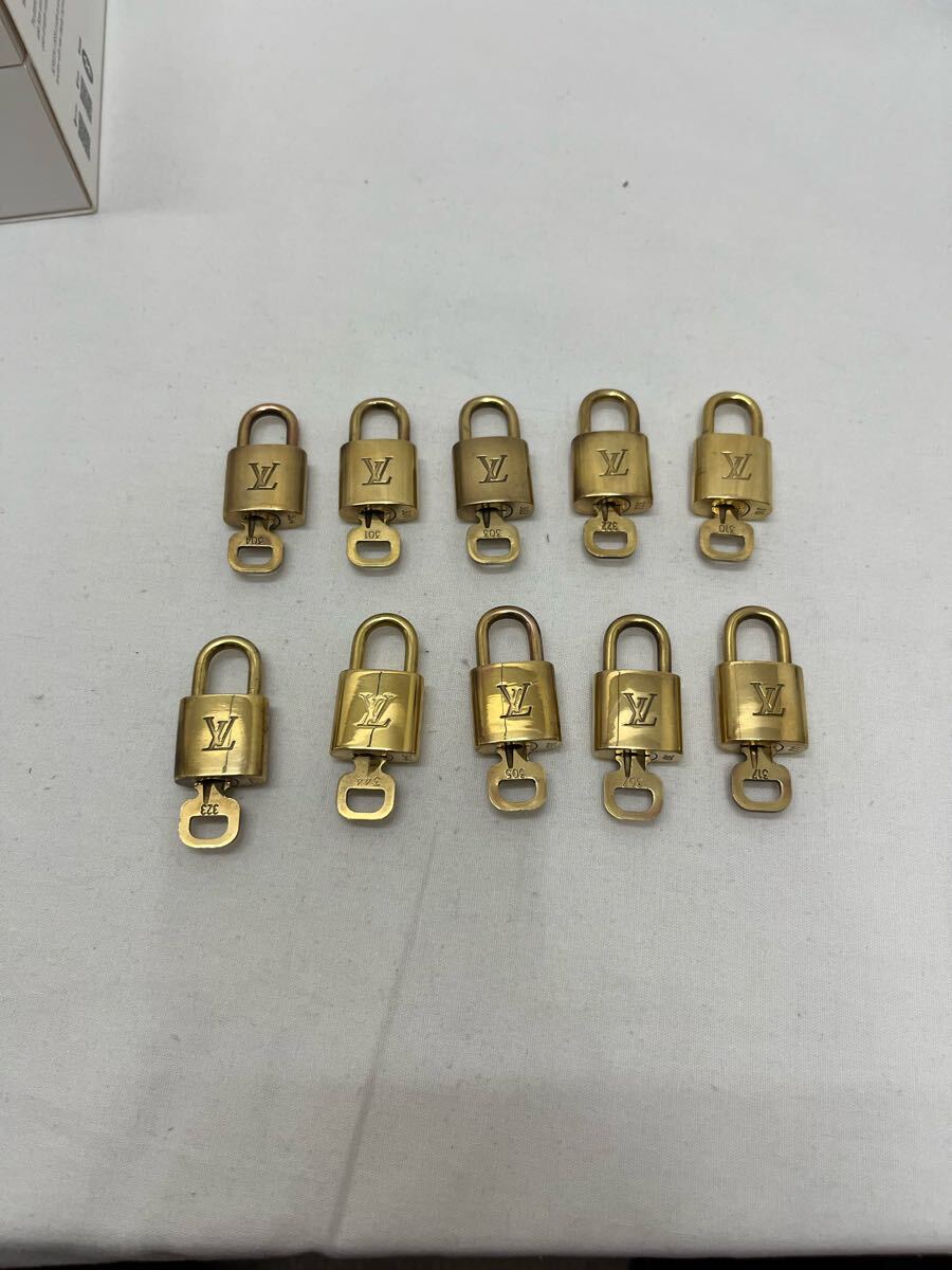 正規品 LOUIS VUITTON ルイヴィトン南京錠 パドロック 10個セット No301 303 304 305 307 310 317 322 323 344拍卖