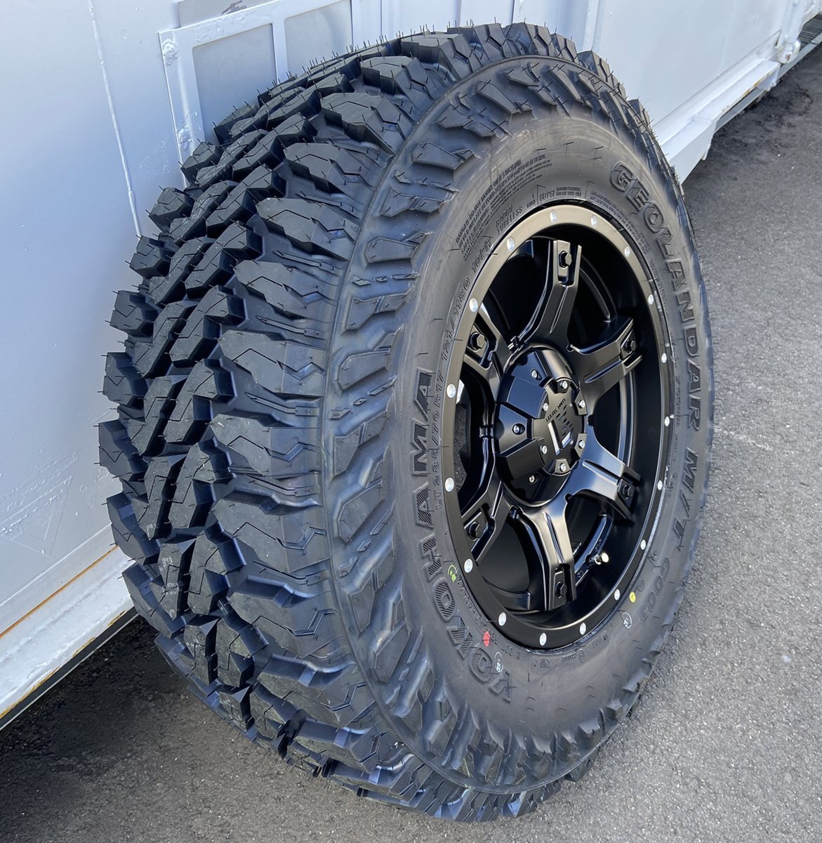 プラド ハイラックス サーフ FJ H3 LEXXEL OutLaw ヨコハマ ジオランダー MT G003 265/70R17 285/70R17 タイヤホイール17インチ拍卖