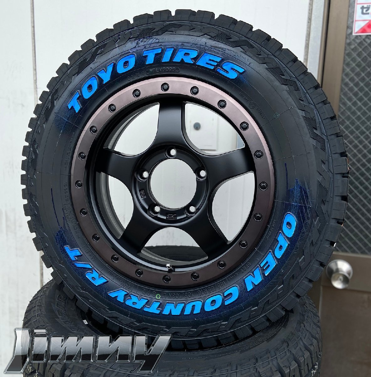 ジムニー JB23 JB64 タイヤホイール 4本セット 1台分 トーヨー オープンカントリーR/T ホワイトレター 185/85R16 BDX05 マットブラック拍卖