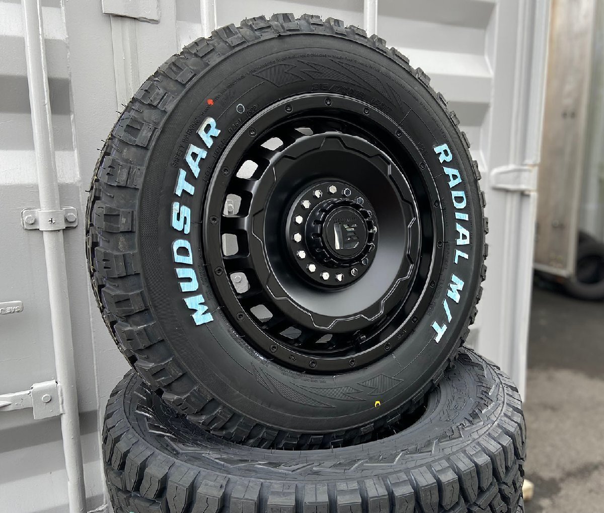 【新品】プリウスα タイヤホイール4本セット マッドスターラジアルMT 205/60R16 純正タイヤサイズ LEXXEL SwaGGer拍卖