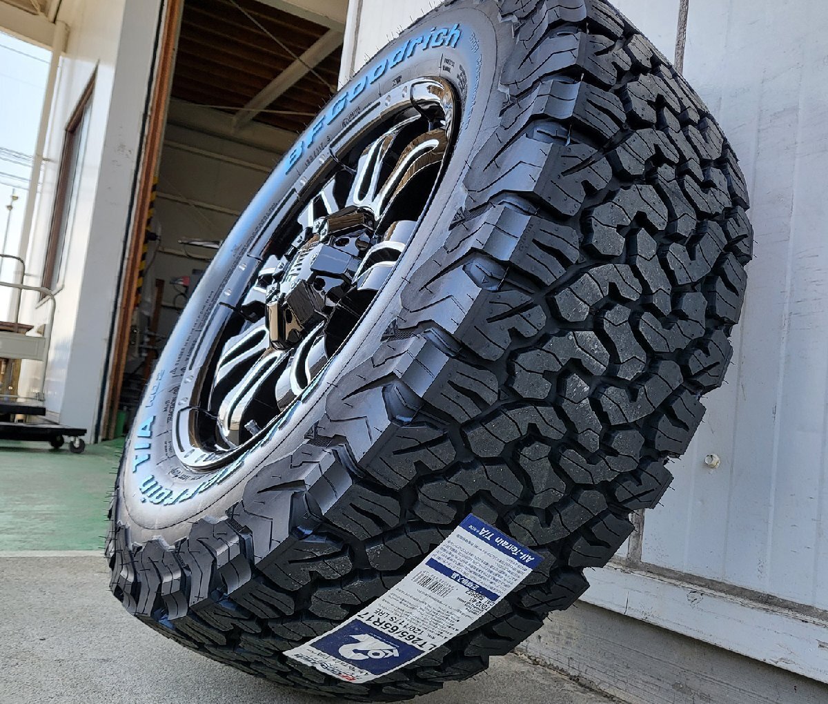 17インチ 265/70R17.285/70R17.265/65R17 プラド ハイラックス サーフ FJ H3 LEXXEL【Balano】 BF グッドリッチ オールテレーン拍卖