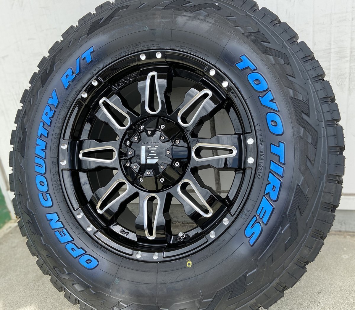 おすすめ!! プラド ハイラックス サーフ トーヨー オープンカントリーRT 265/70R17 265/65R17 285/70R17 Balano 17インチ ホワイトレター拍卖