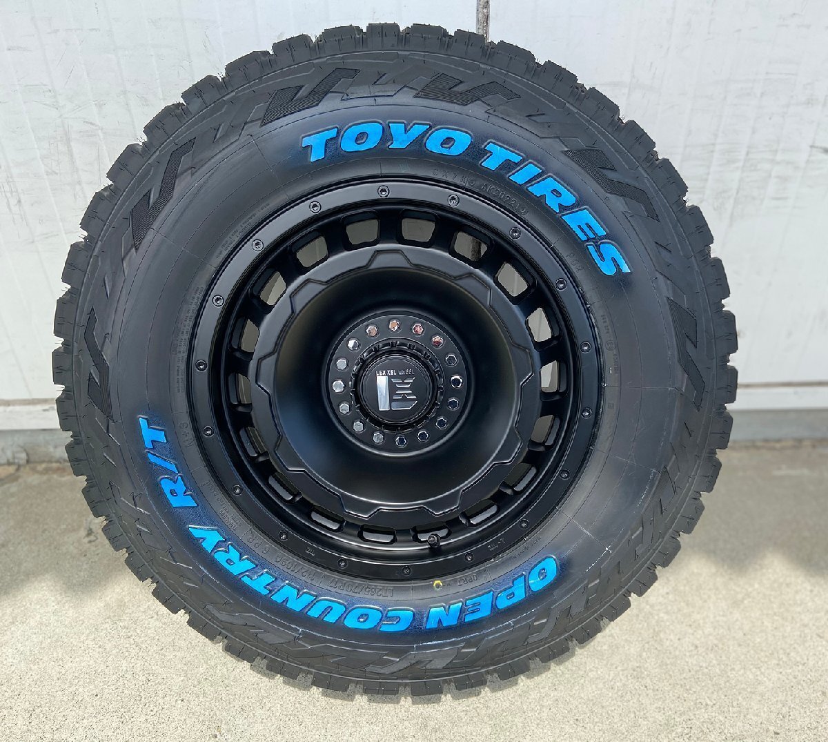 120/150プラド ハイラックス サーフ FJ H3 サバーバン タホ SwaGGer 17インチ トーヨー オープンカントリーRT タイヤホイールセット拍卖