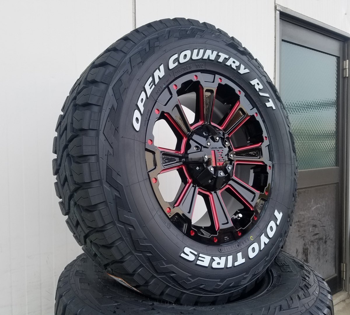 200系ハイエース 人気 タイヤホイール トーヨー オープンカントリー RT ホワイトレター 215/65R16 16インチ DeathRock拍卖