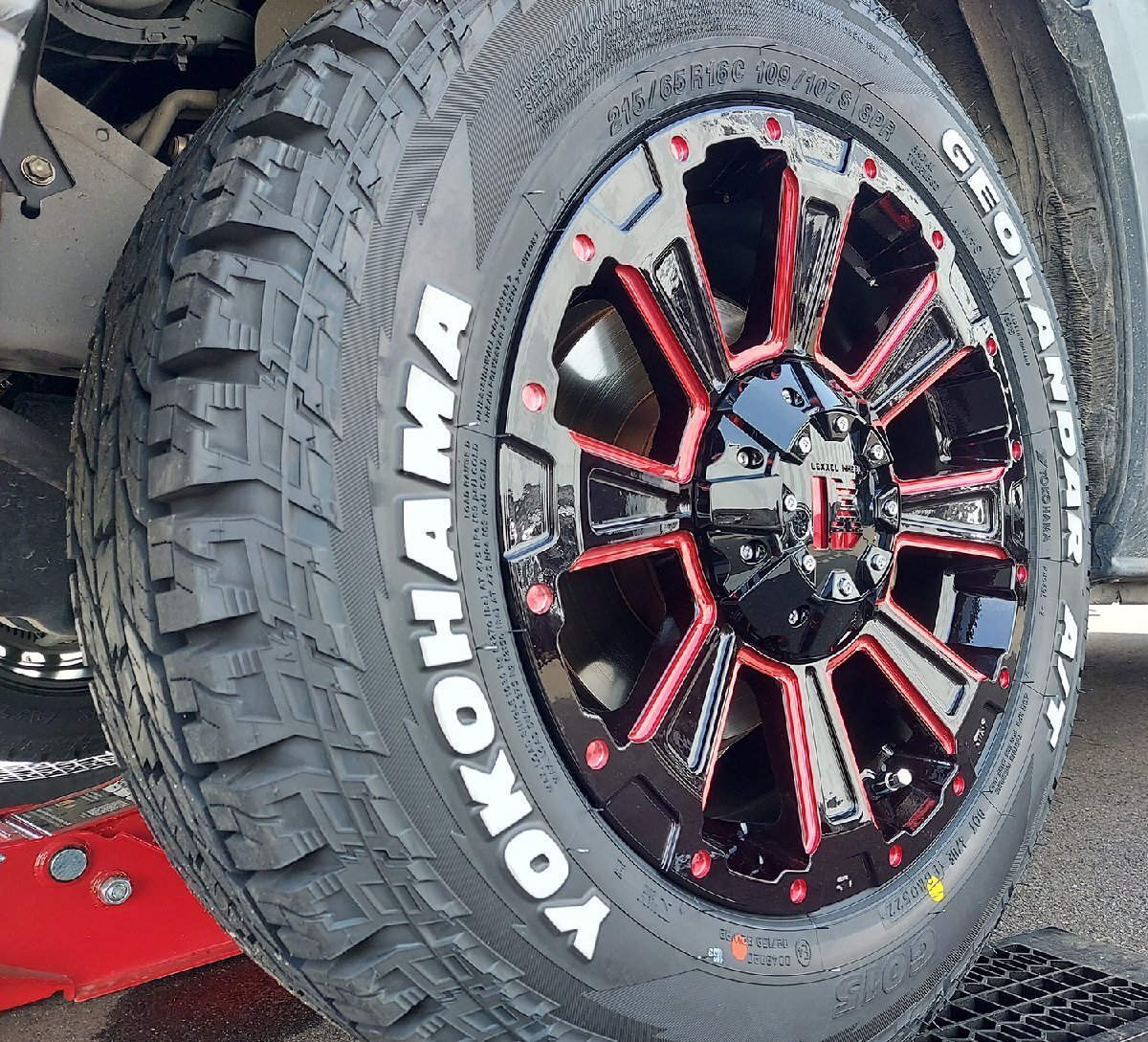 LEXXEL DeathRock デスロック ハイエース200系 レジアスエース 車検対応 16インチ ヨコハマ ジオランダー AT 215/65R16 C ホワイトレター拍卖