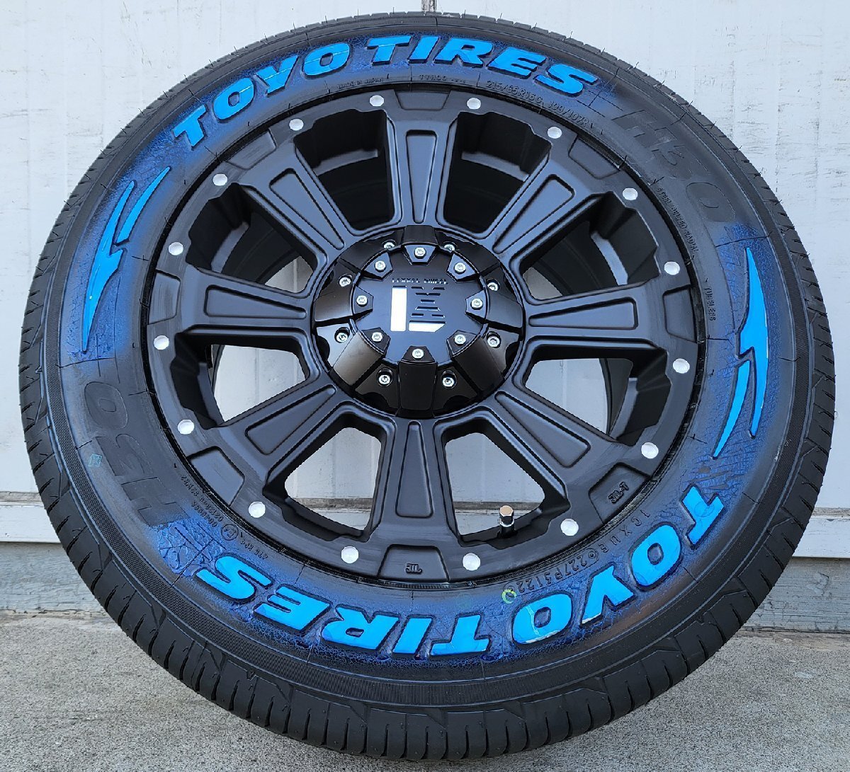 215/65R16 新品タイヤホイール4本セット 車検対応 16インチ ハイエース レジアスエース 1台分 トーヨータイヤ H30 LEXXEL DeathRock拍卖