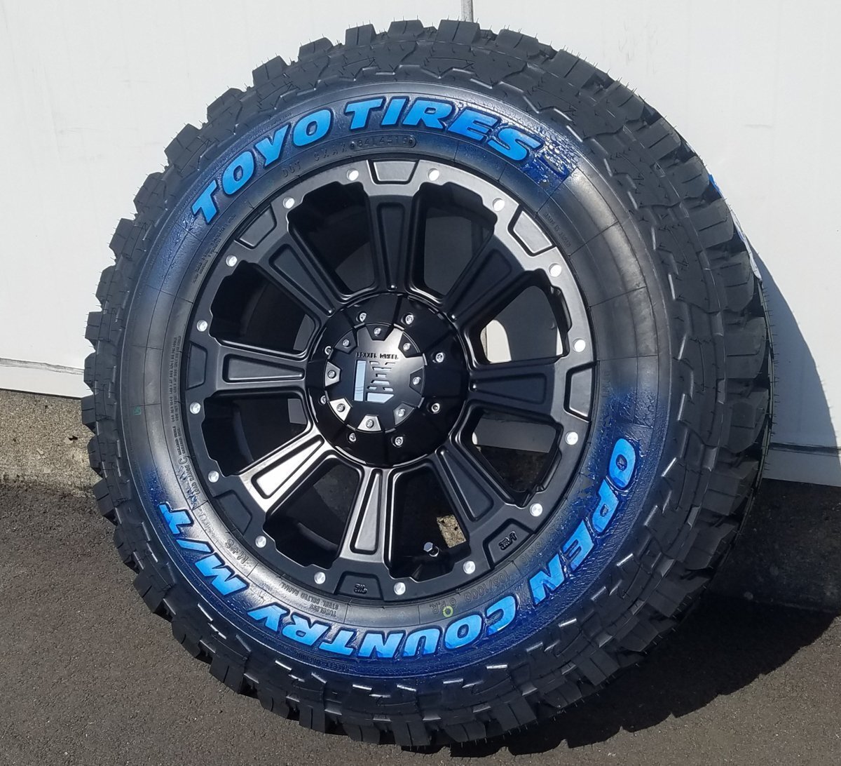 LEXXEL【DeathRock】デリカD5 エクストレイル RAV4 CX5 ヴァンガード 16インチ トーヨー オープンカントリー MT 225/75R16 ホワイトレター拍卖