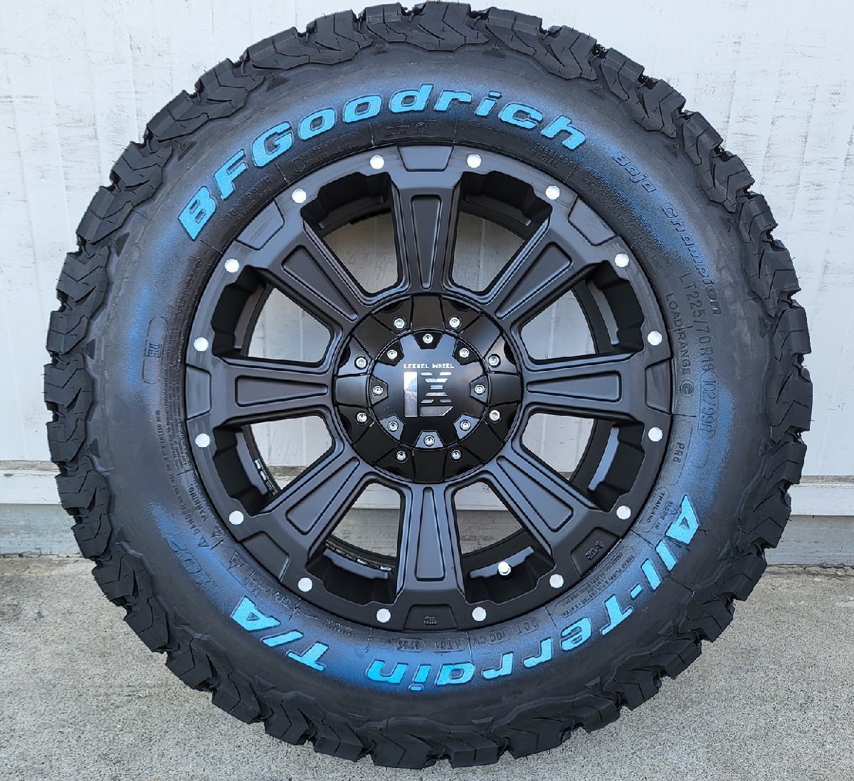 デリカD5 エクストレイル CHR クロスロード等 LEXXEL DeathRock 16インチ BF グッドリッチ オールテレーン KO2 215/70R16 225/70R16拍卖