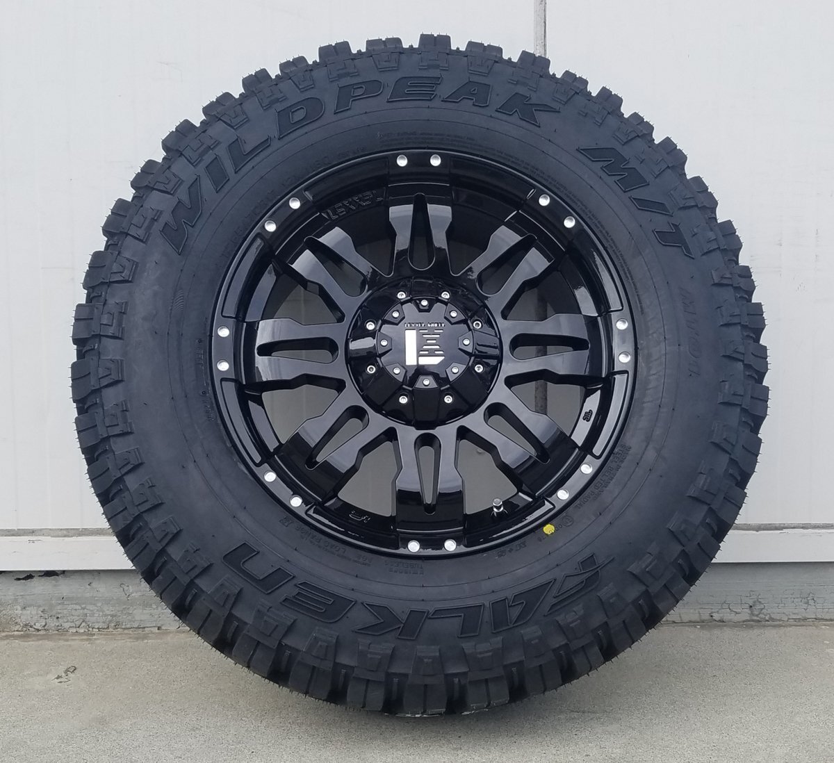 LEXXEL Balano プラド ハイラックス サーフ FJ サバーバン タホ H3 17インチ ファルケン WILDEPEAK M/T01 265/70R17 285/70R17拍卖