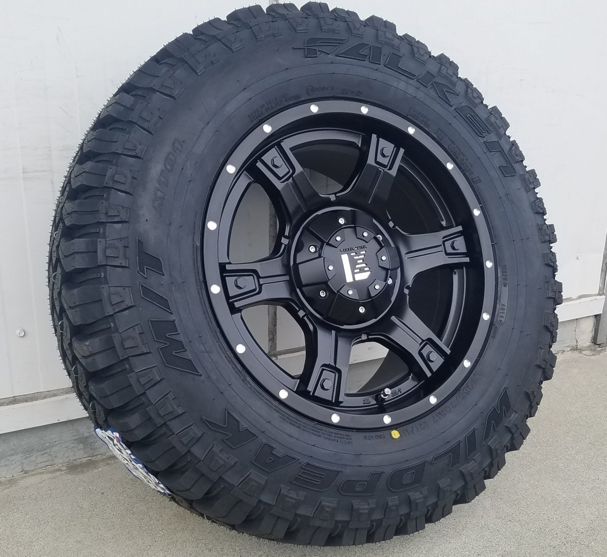 LEXXEL OutLaw プラド ハイラックス サーフ FJ サバーバン タホ H3 17インチ ファルケン WILDEPEAK M/T01 265/70R17 285/70R17拍卖