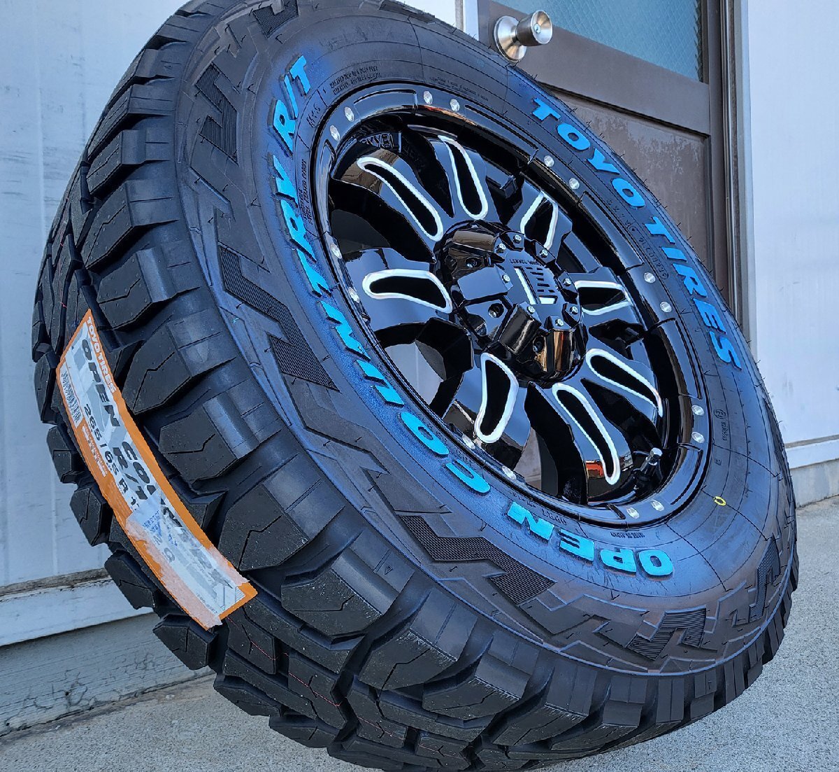 ラングラー JK JL JEEP おすすめ!! トーヨー オープンカントリーRT 265/70R17 265/65R17 285/70R17 Balano 17インチ ホワイトレター拍卖