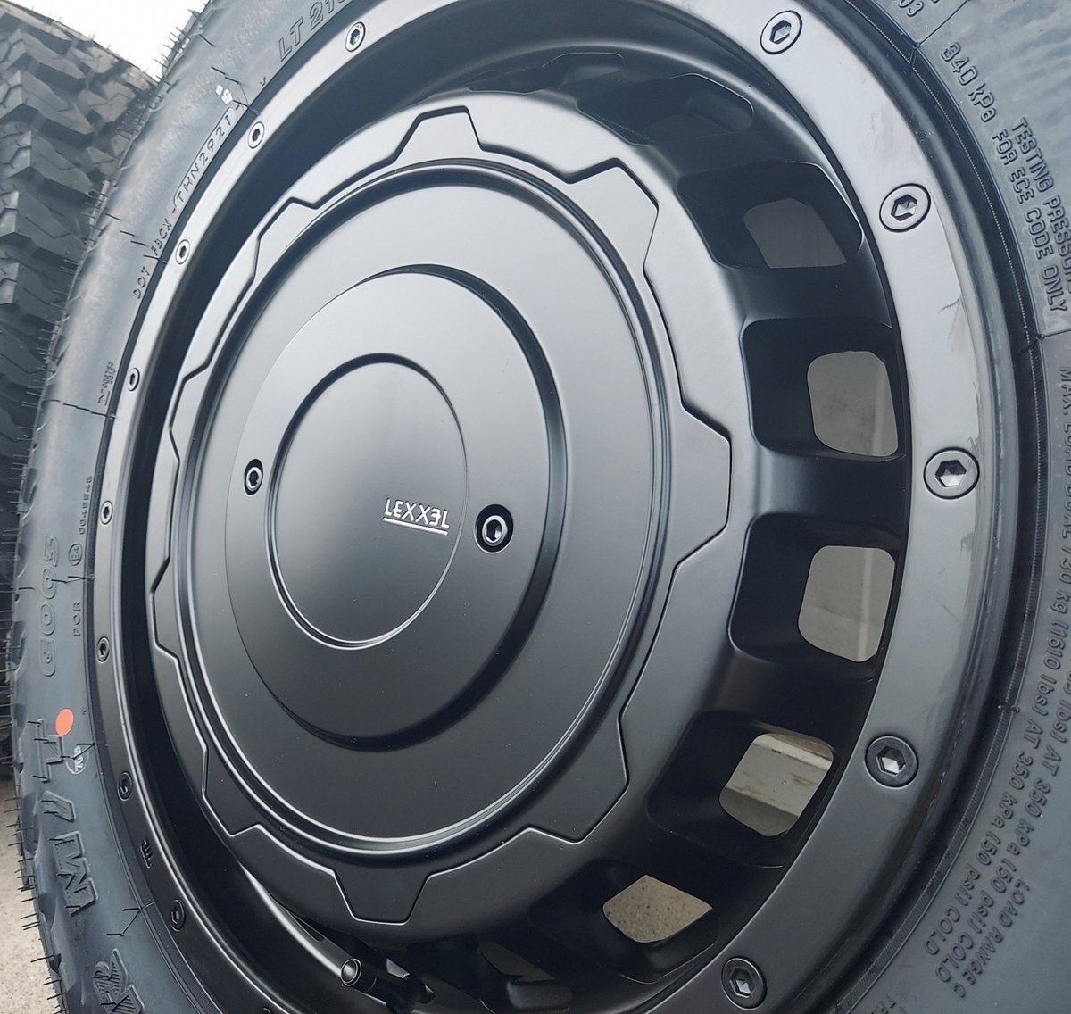 ジムニー シエラ LEXXEL SwaGGer Old style ヨコハマ ジオランダー MT G003 225/75R16 タイヤホイールセット 16インチ マッドタイヤ拍卖