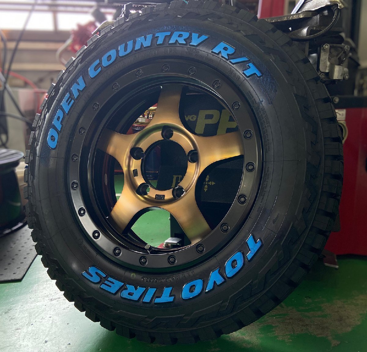 ジムニー専用 5本セット【背面用付き】トーヨー オープンカントリー R/T 185/85R16 BDX05 タイヤホイールセット 16インチ拍卖