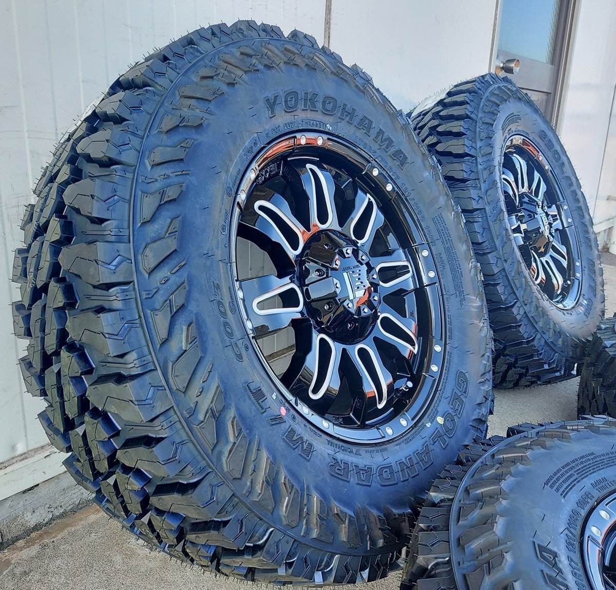 プラド ハイラックス サーフ FJ LEXXEL Balano ヨコハマ ジオランダー MT G003 265/65R17 265/70R17 285/70R17 タイヤホイール17インチ拍卖