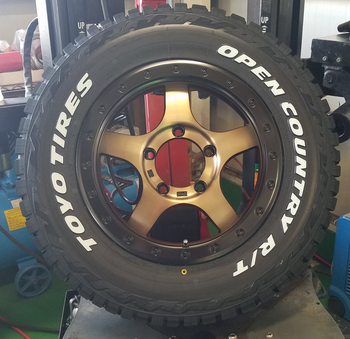 BDX05 JB64 JB23 ジムニー専用 トーヨー オープンカントリー R/T 185/85R16 タイヤホイールセット 16インチ ホワイトレター拍卖