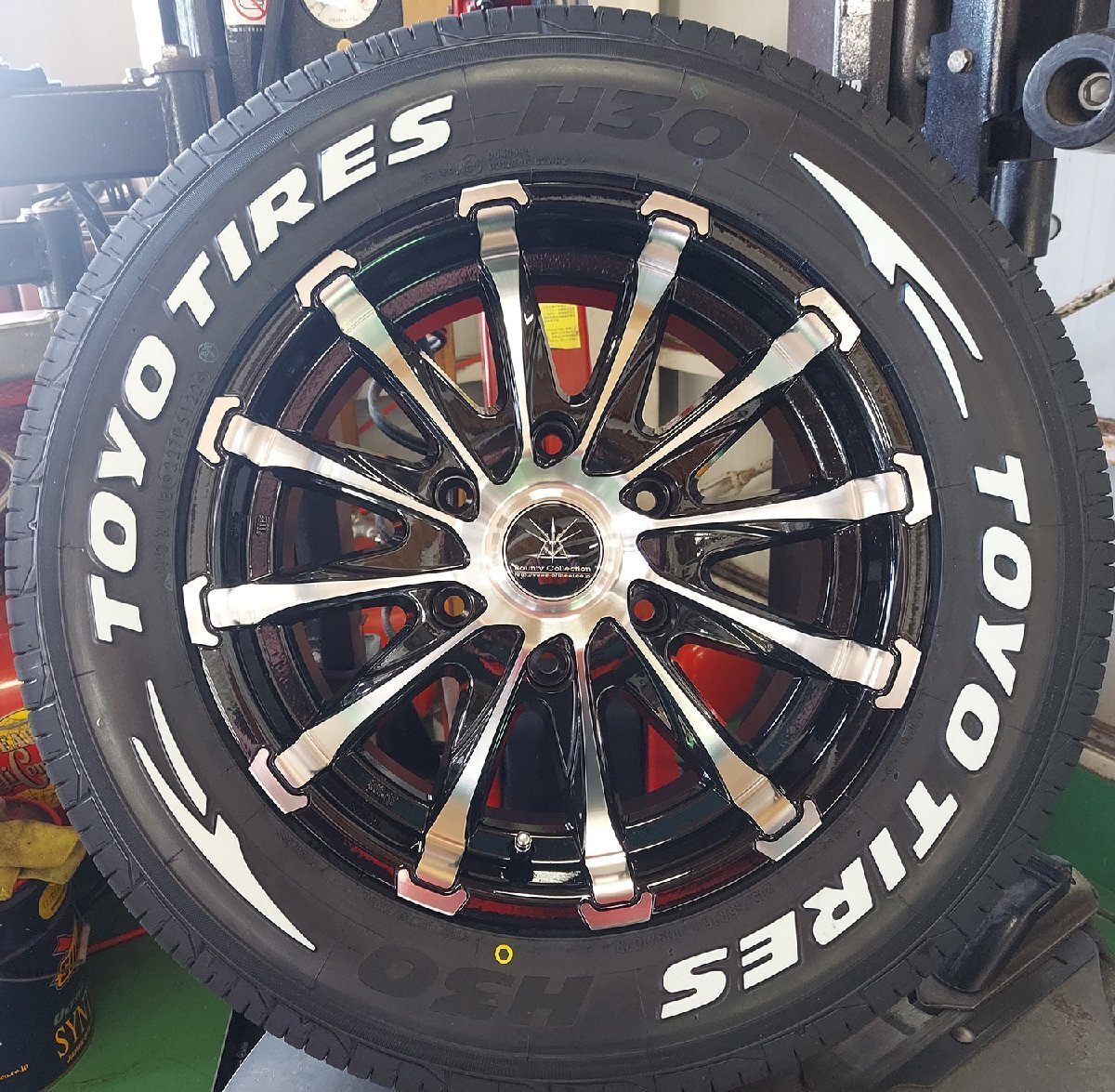 Bounty Collection BD12!!200系ハイエース TOYO H30 215/60R17 17インチ 新品タイヤホイールセット拍卖