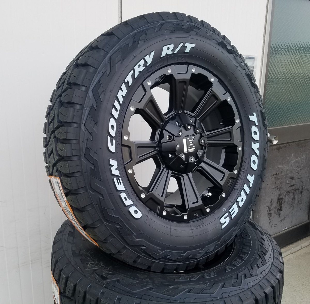 LEXXEL DeathRock デリカD5 エクストレイル RAV4 CX5 ヴァンガード 16インチ トーヨー オープンカントリー RT 225/70R16 ホワイトレター拍卖