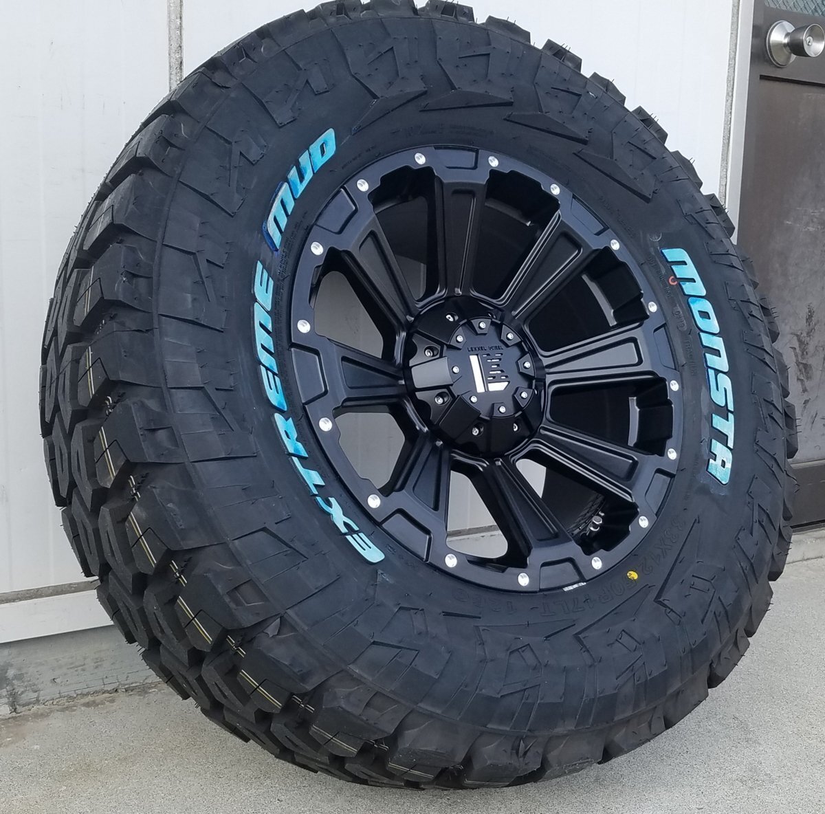 LEXXEL【DeathRock】プラド ハイラックス サーフ FJ エスカレード サバーバン タホ H3 モンスタ エクストリームマッド 33×12.50R17拍卖