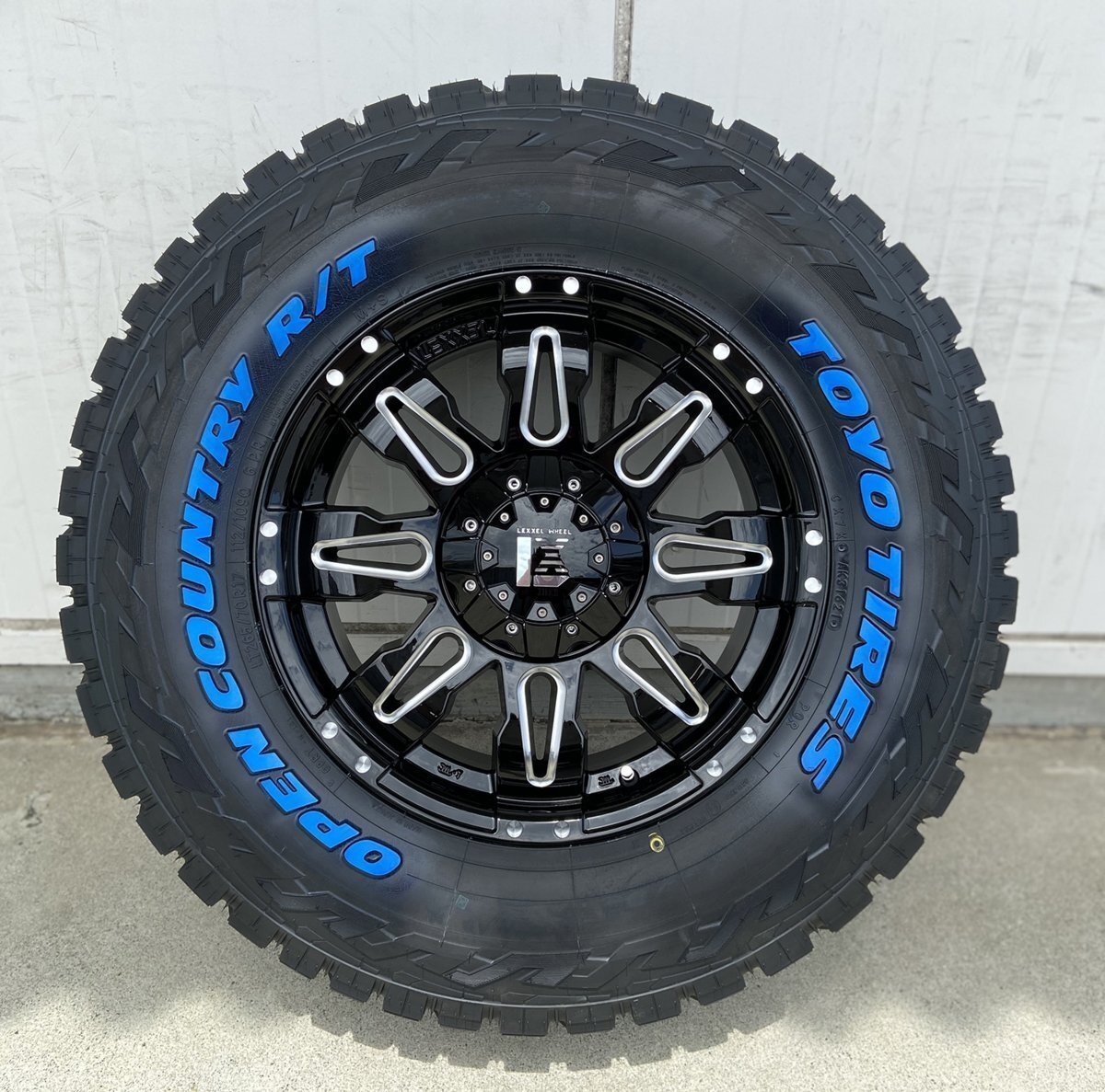 プラド ハイラックス サーフ トーヨー オープンカントリーRT 265/70R17 265/65R17 285/70R17 Balano 17インチ ホワイトレター 17インチ拍卖