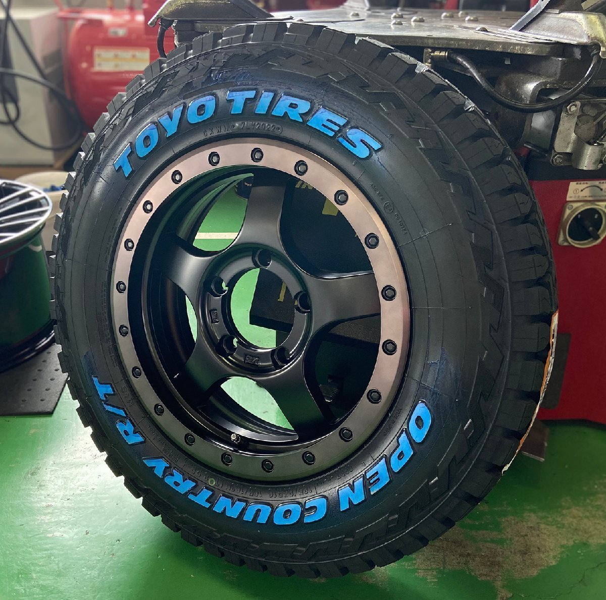 トーヨー オープンカントリーR/T ホワイトレター 185/85R16 ジムニー JB23 JB64 BDX05 マットブラック拍卖