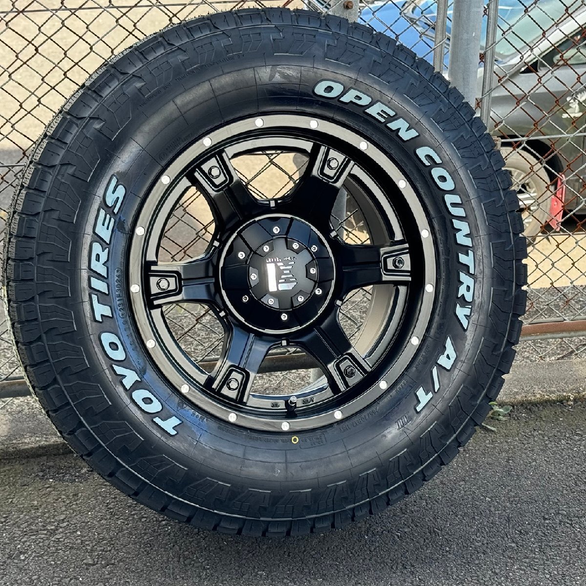 プラド パジェロ H3 FJ 17インチ タイヤホイール トーヨー オープンカントリーAT 265/70R17 265/65R17 ホワイトレター OutLaw拍卖