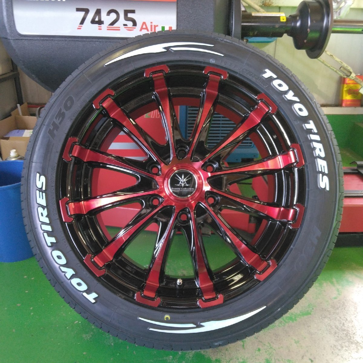 人気 TOYO H30 225/50R18 ホワイトレター 200系ハイエース タイヤホイールセット 18インチ BD12 新品 4本セット拍卖