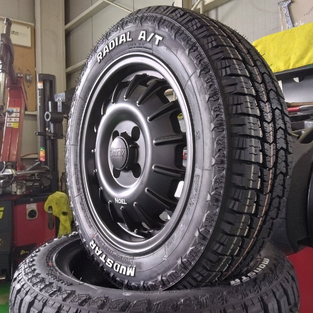新発売 Noel アゲ系 カスタム 軽トラ 軽バン 要リフトアップ MUDSTAR Radial AT 165/60R15 15インチ タイヤホイール拍卖