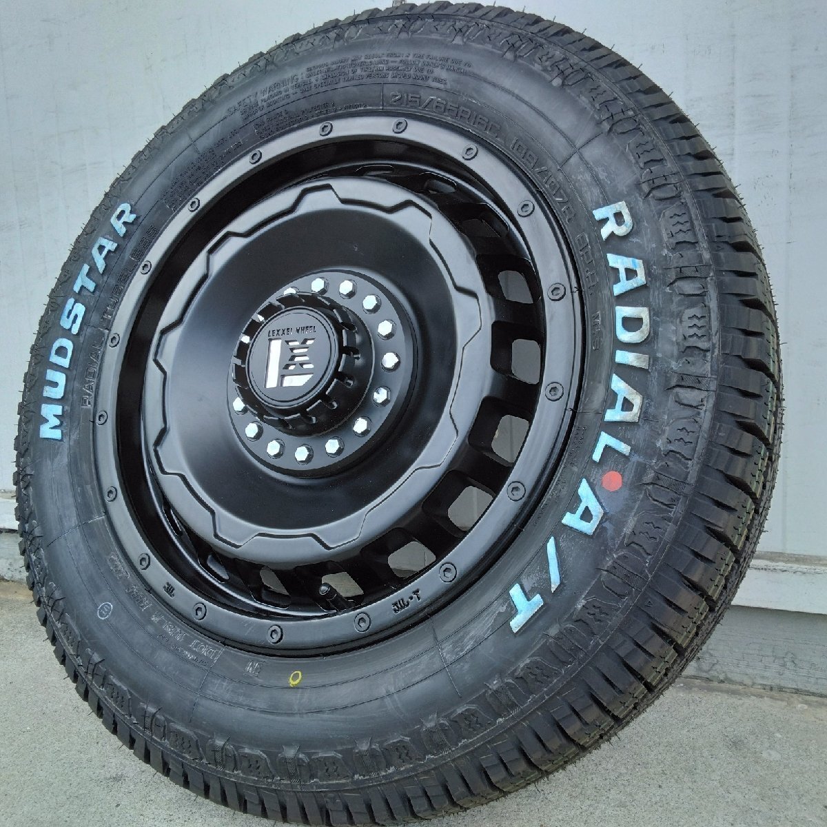 車検対応 ハイエース 200系 サマータイヤ ホイールセット 215/65R16 マッドスター ラヂアル AT 16インチ LEXXEL SwaGGer拍卖